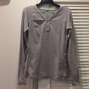 Lululemon Grey long sleeve 3/4 zip front sz 6